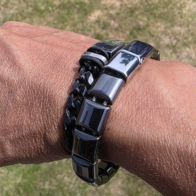 Éclipse Pure Hematite Bracelet worn by customer E — photo 1