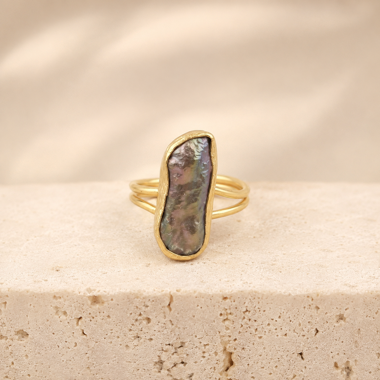 Black Pearl Minimal Ring in Gold(Freshwater Pearl)
