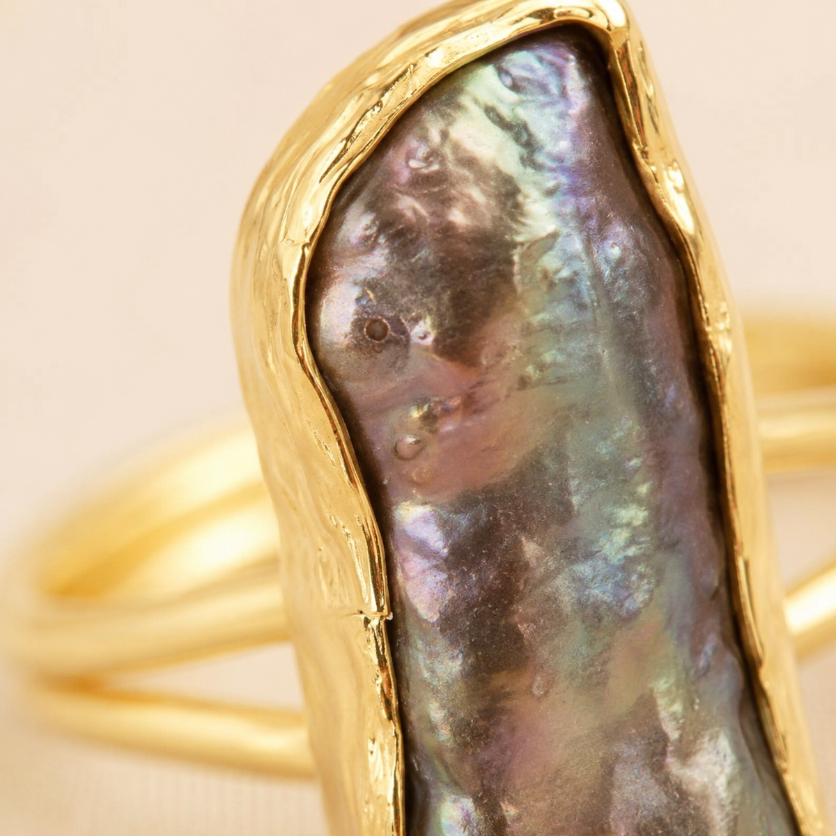 Black Pearl Minimal Ring in Gold(Freshwater Pearl)