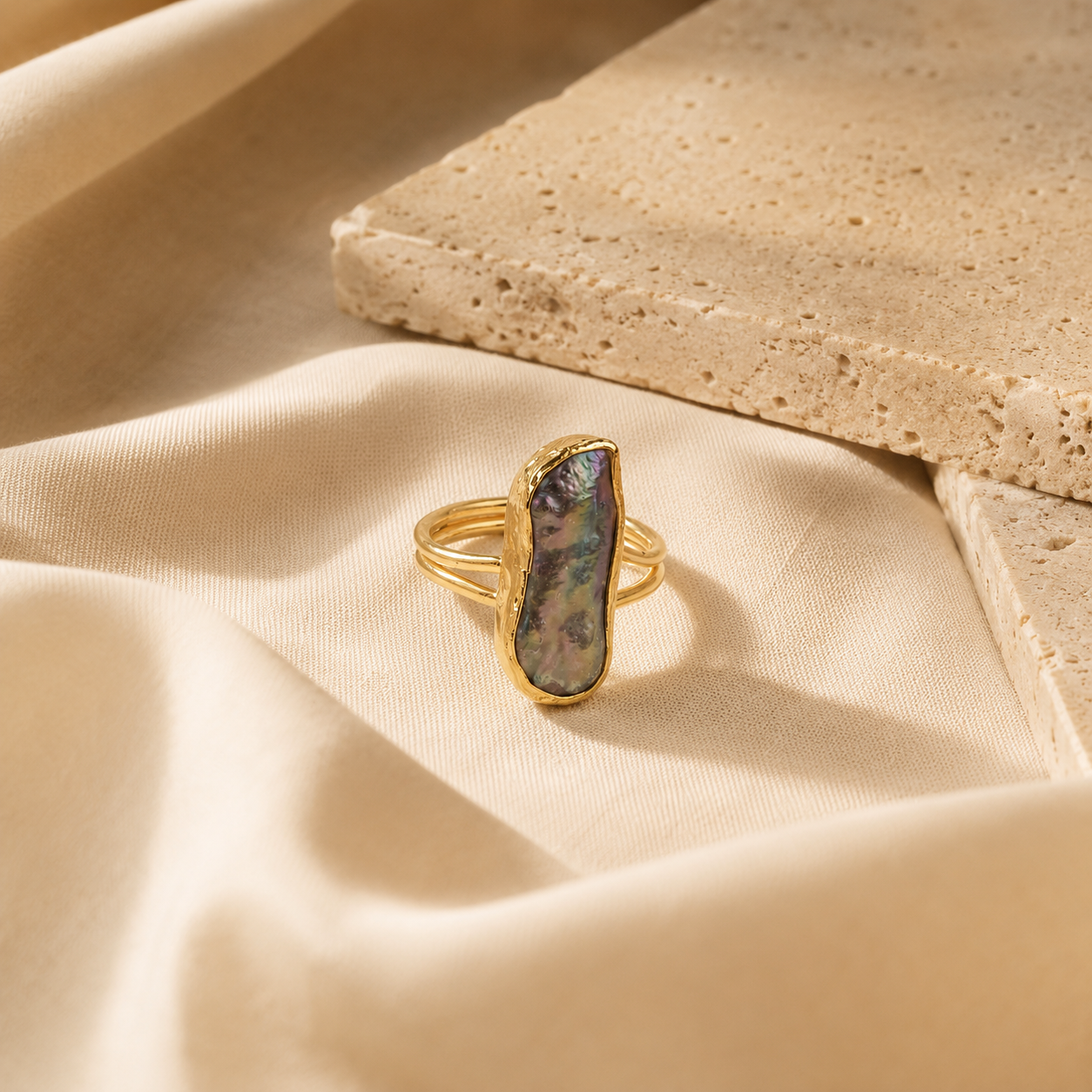 Black Pearl Minimal Ring in Gold(Freshwater Pearl)