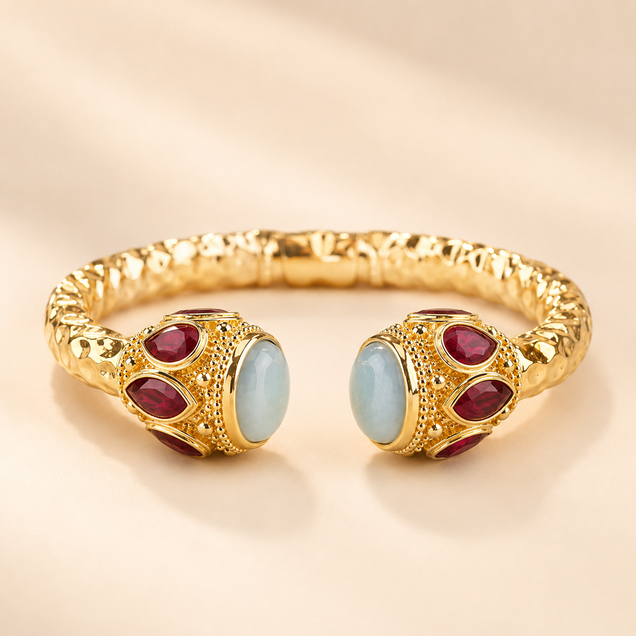 Réa Sculptural Aquamarine Gold Bangle