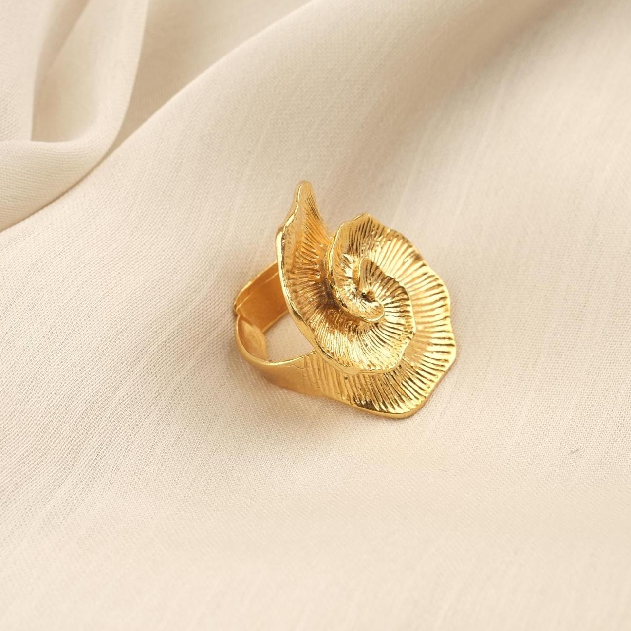 Adjustable Spiral Floral Gold Ring with Pearl