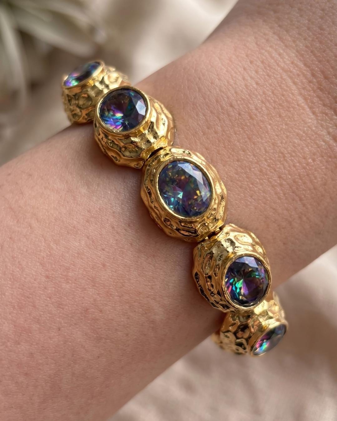 Chunky Textured Heart Gold Cuff — image 2