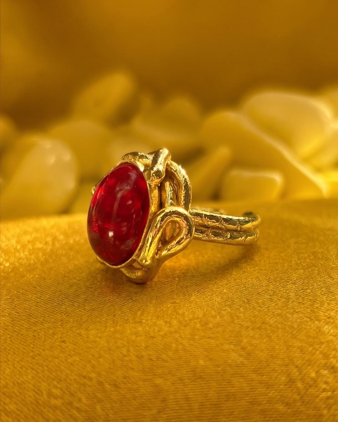 Red Stone Baroque Gold Ring — image 4