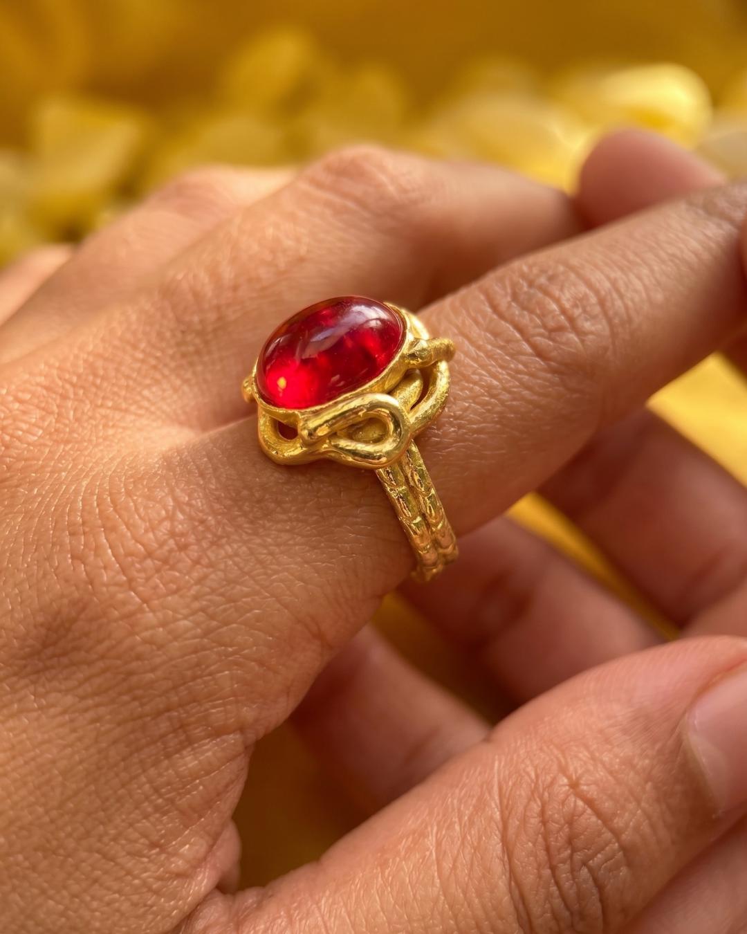 Red Stone Baroque Gold Ring — image 3
