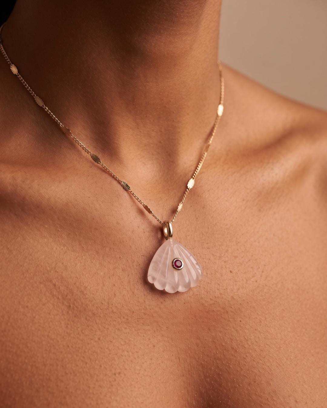Rose Quartz Shell Gold Necklace — image 2