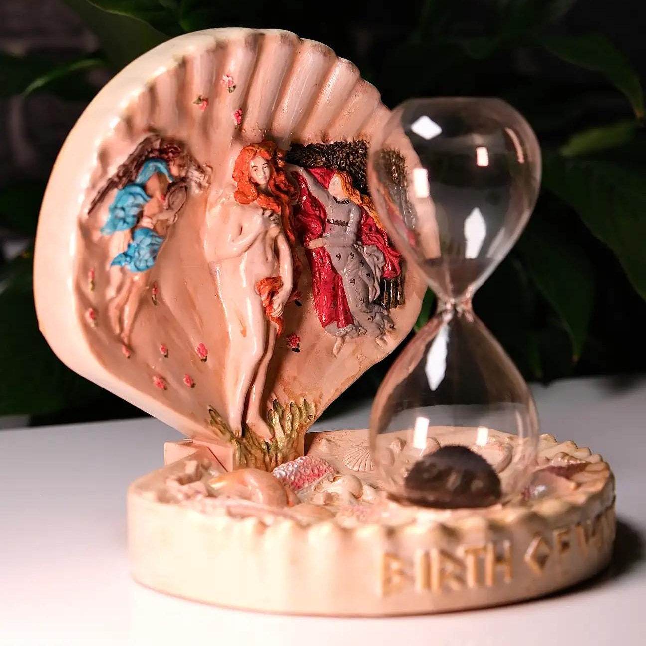 Birth of Venus Magnetic Hourglass — image 5