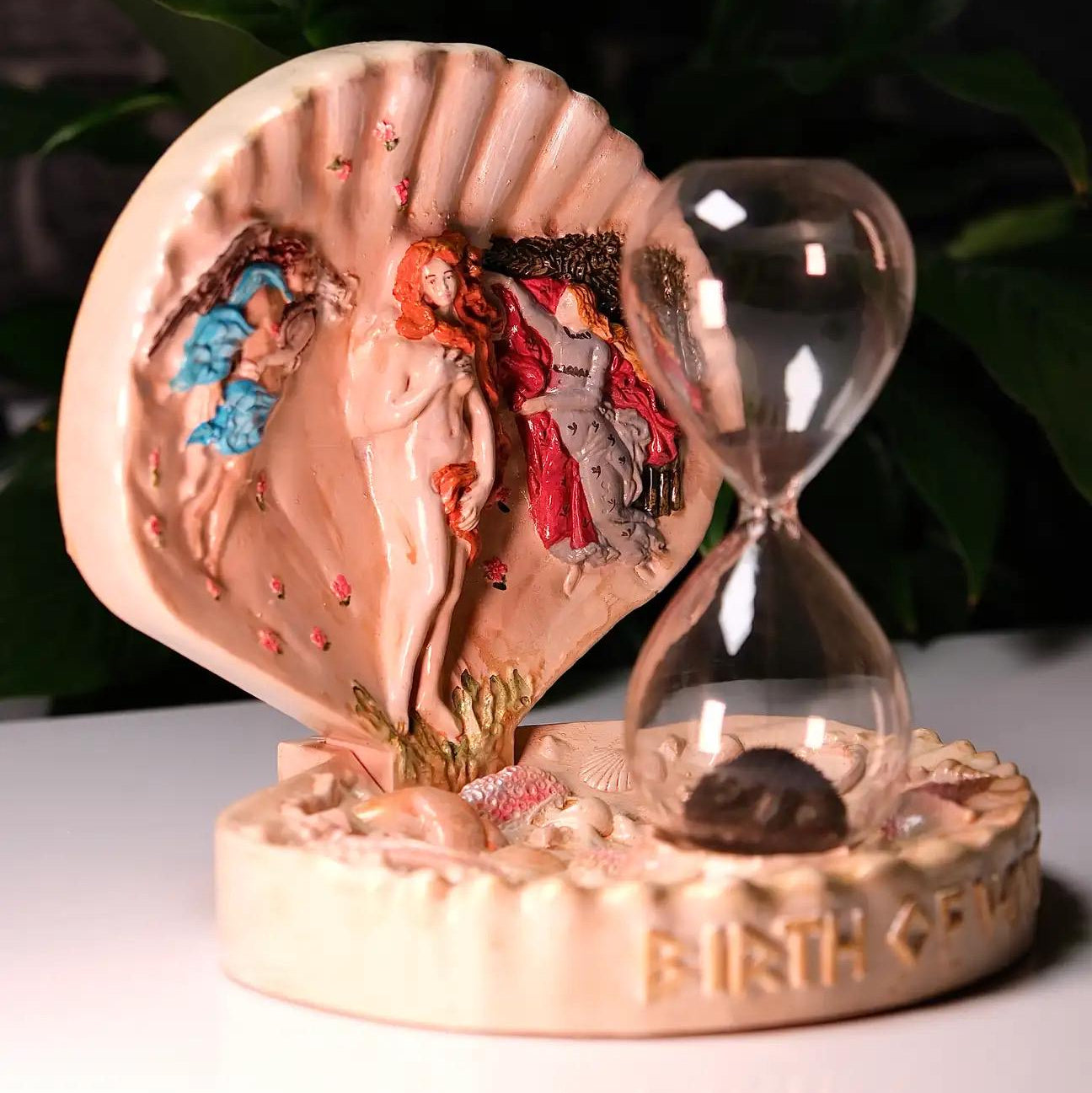 Birth of Venus Magnetic Hourglass — image 1