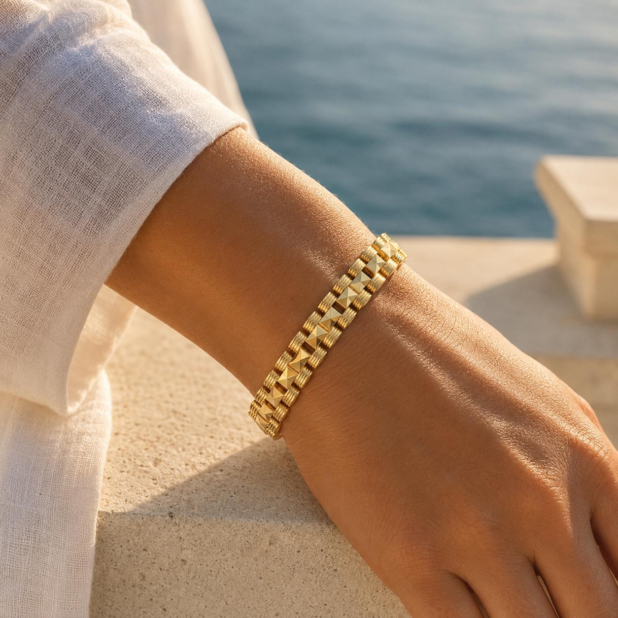 Classic Gold Bangle — image 4
