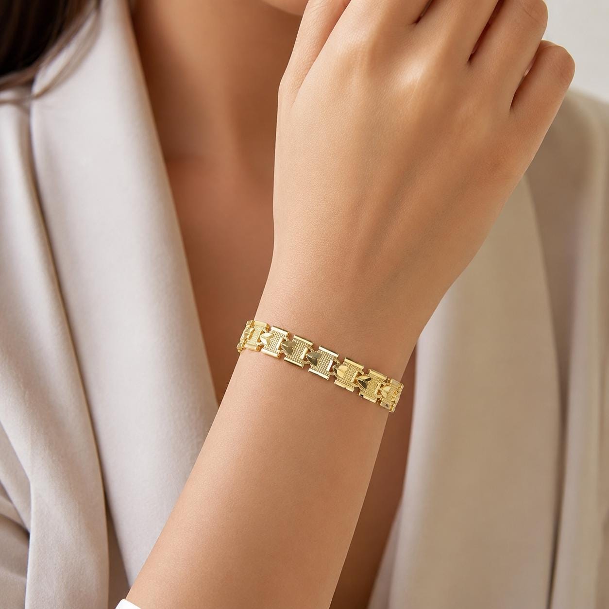 Heart Link Gold Bracelet — image 5