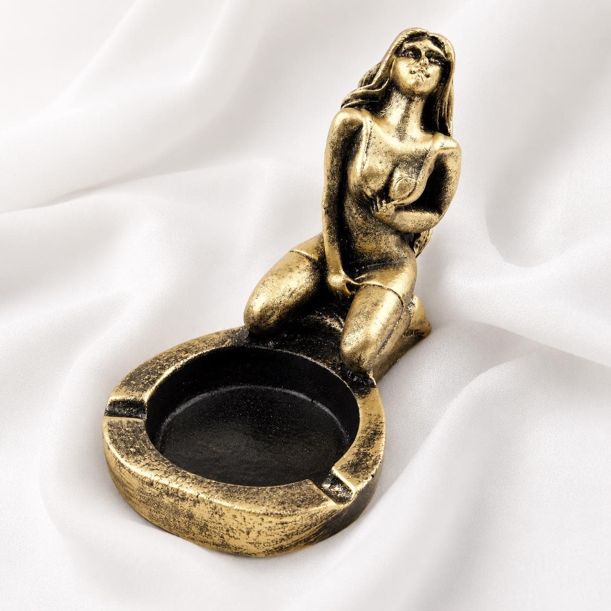 Sculptural Woman Figure Ashtray – Four Colors — image 8