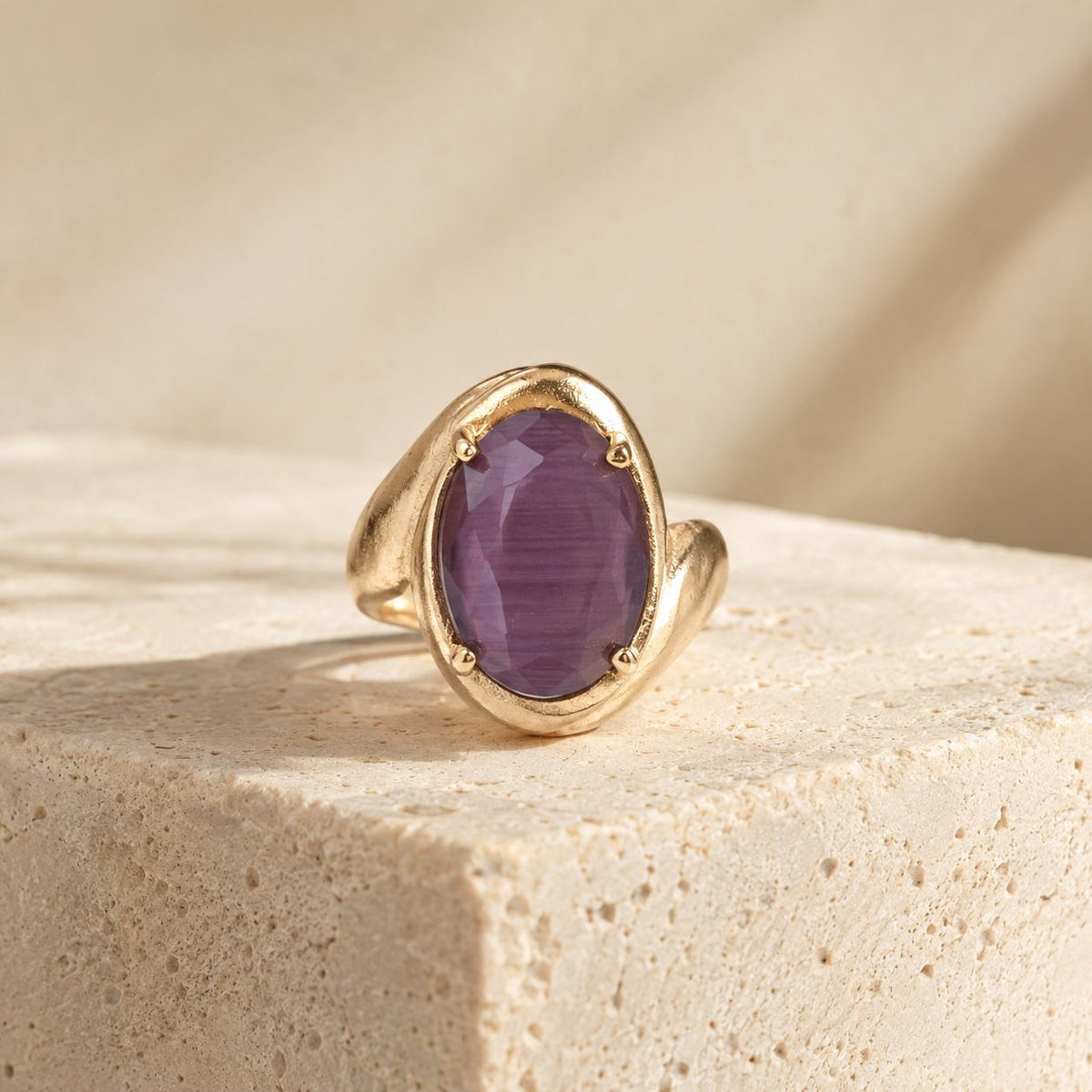 Large Oval Purple Stone Gold Ring — image 6