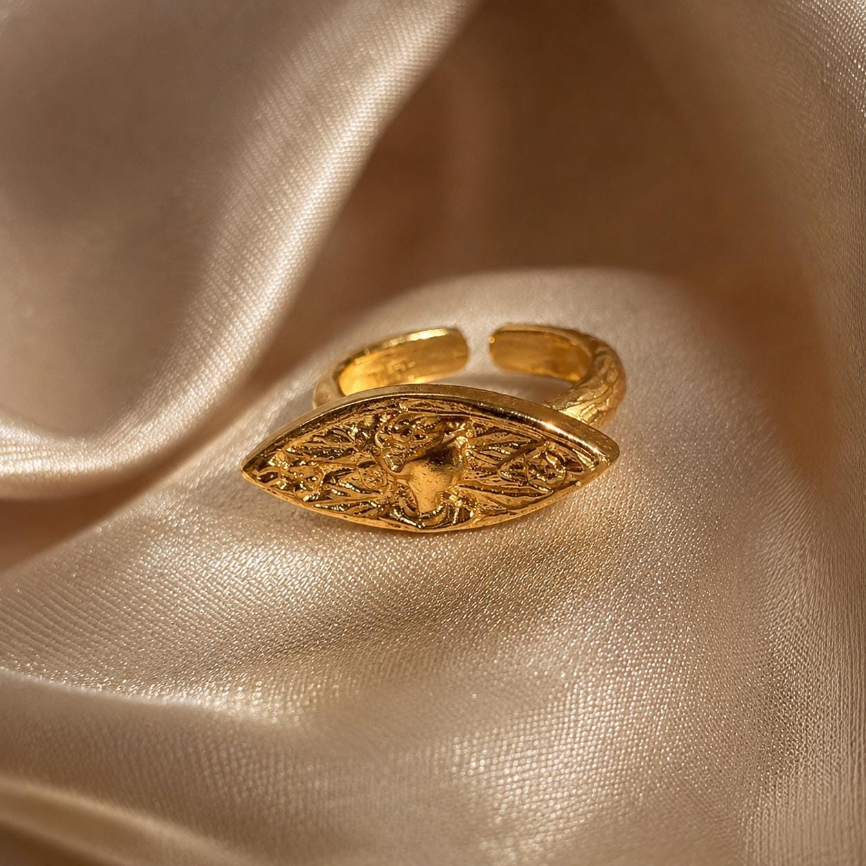Textured Gold Statement Ring — image 1