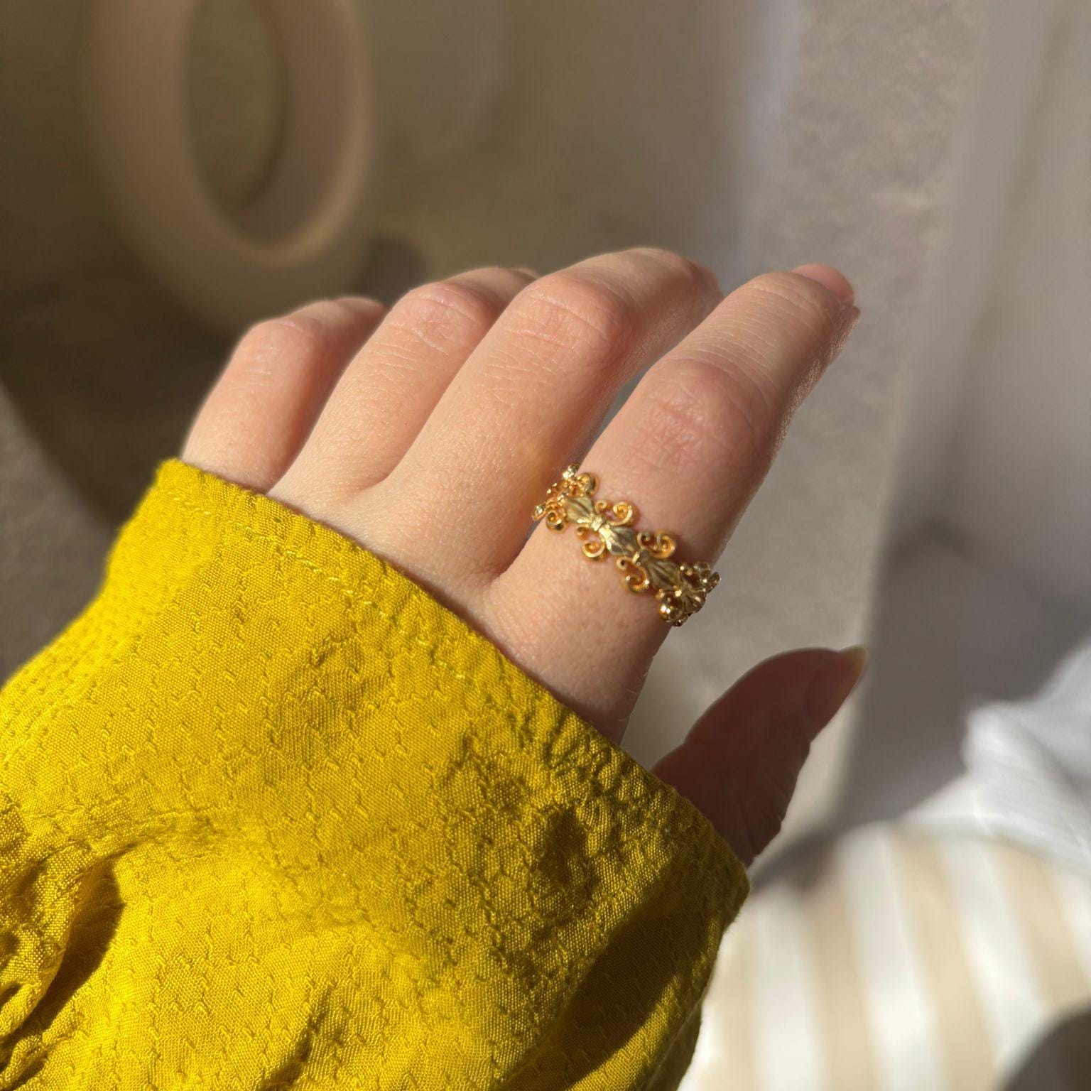 Floral Pattern Gold Ring — image 8