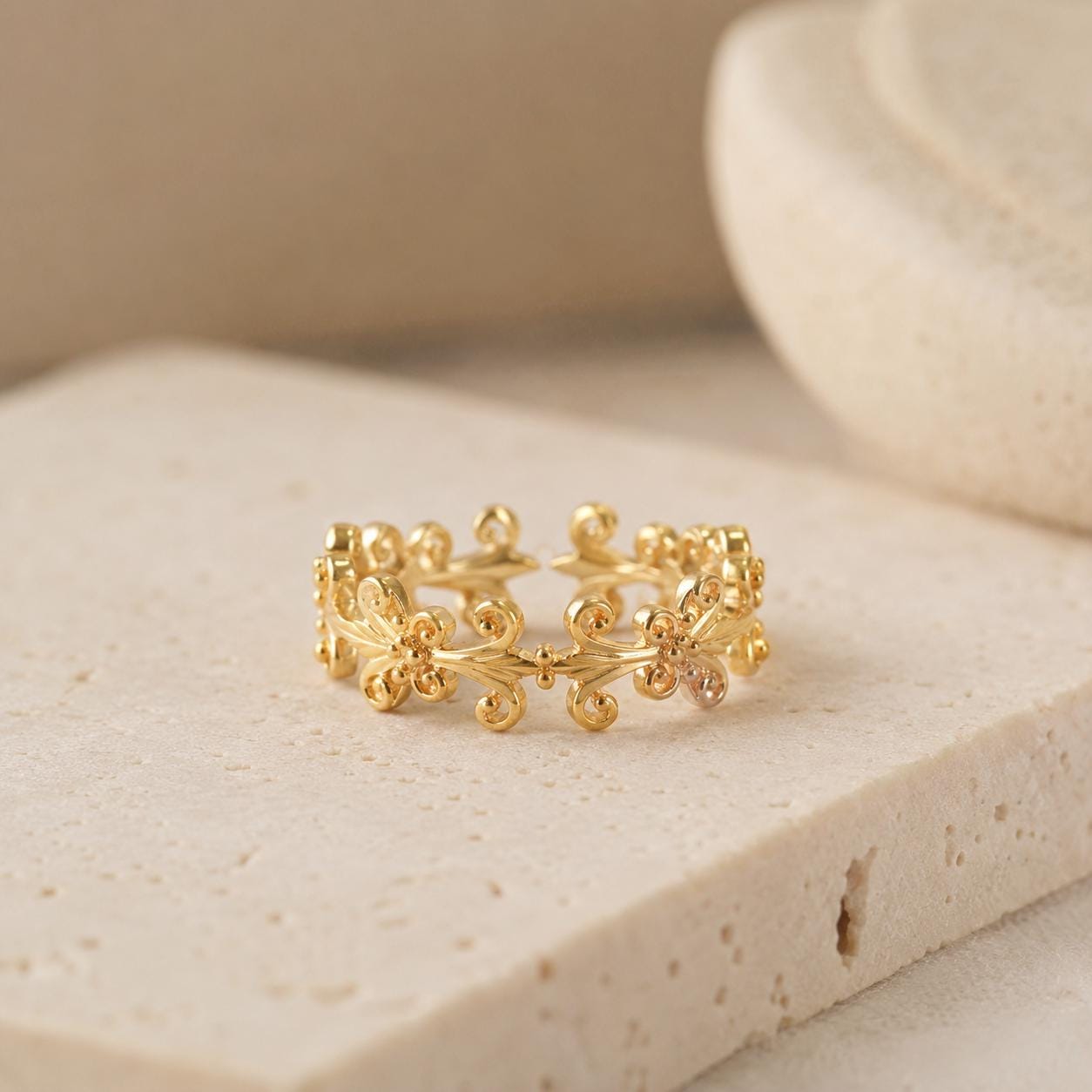 Floral Pattern Gold Ring — image 7
