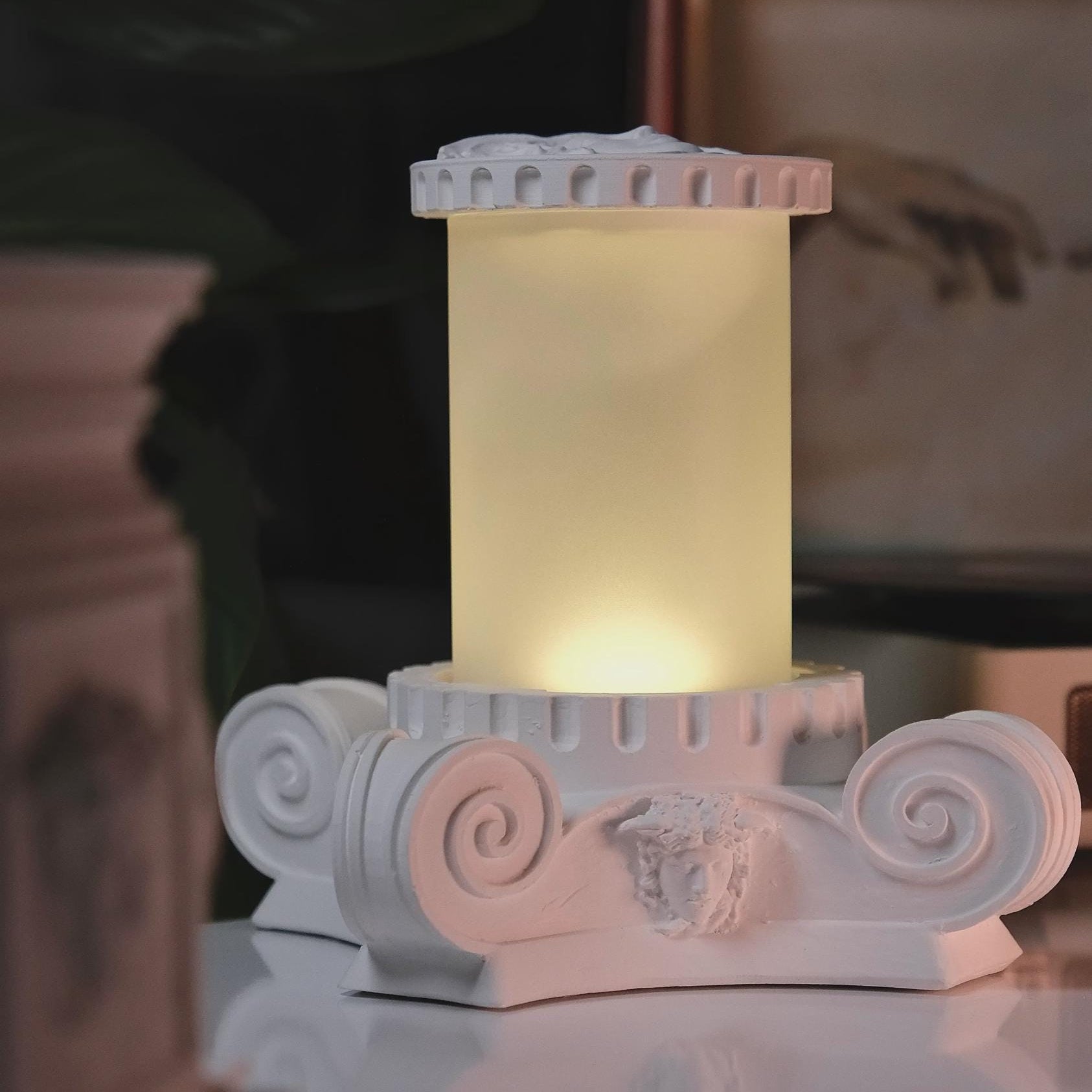 Medusa Ionic Column Table Lamp — image 7