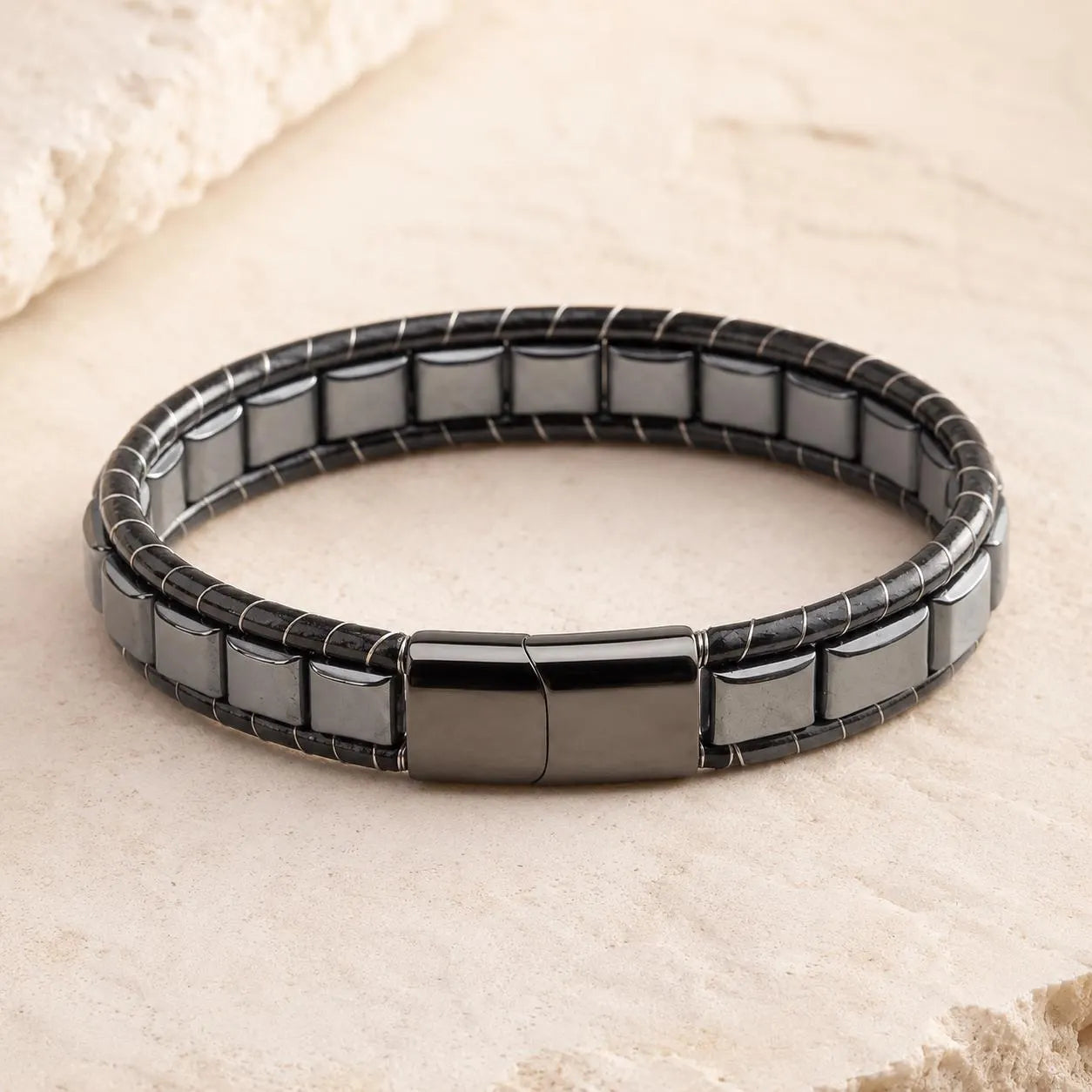 Éclipse Pure Hematite Bracelet