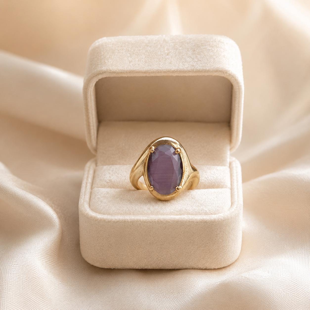 Large Oval Purple Stone Gold Ring — image 4
