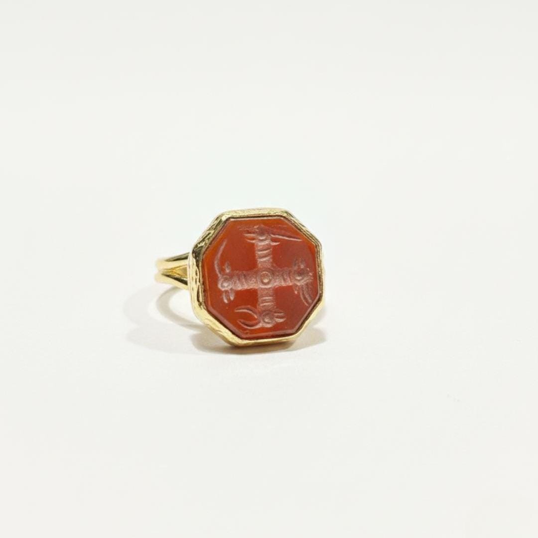 Carved Agate Cross Signet Ring — image 4